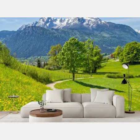 Papier peint chemin pittoresque vers les montagnes enneigées – Wallnifity®