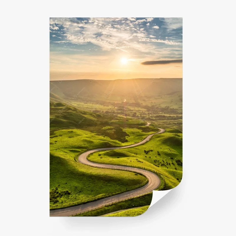 Papier peint route sinueuse dans les collines verdoyantes au soleil couchant – Wallnifity® Papier peint route sinueuse dans les collines verdoyantes au soleil couchant – Wallnifity®