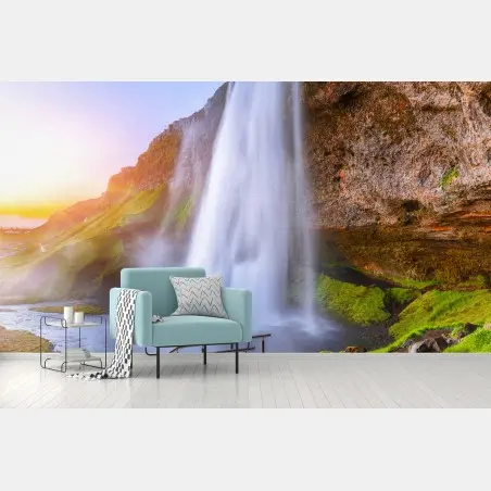 Papier peint cascade majestueuse de Seljalandsfoss au coucher du soleil – Wallnifity®