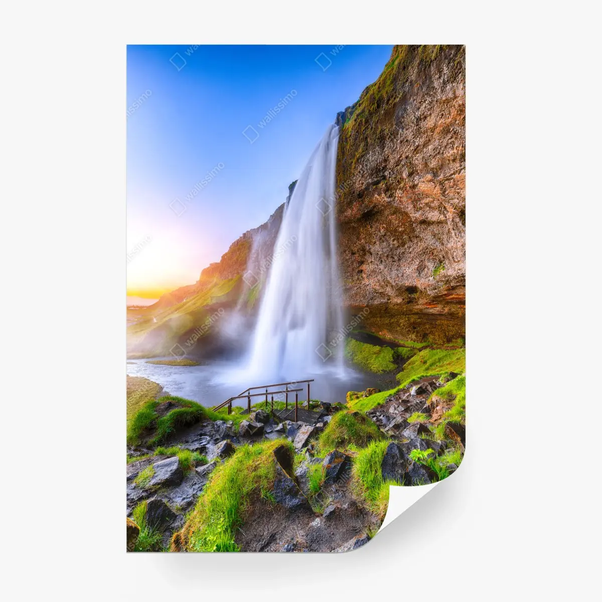 Papier peint cascade majestueuse de Seljalandsfoss au coucher du soleil – Wallnifity®
