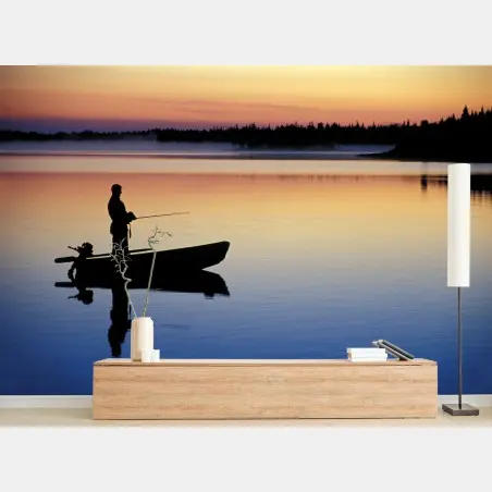 Papier peint pêche au crépuscule sur lac tranquille – Wallnifity®