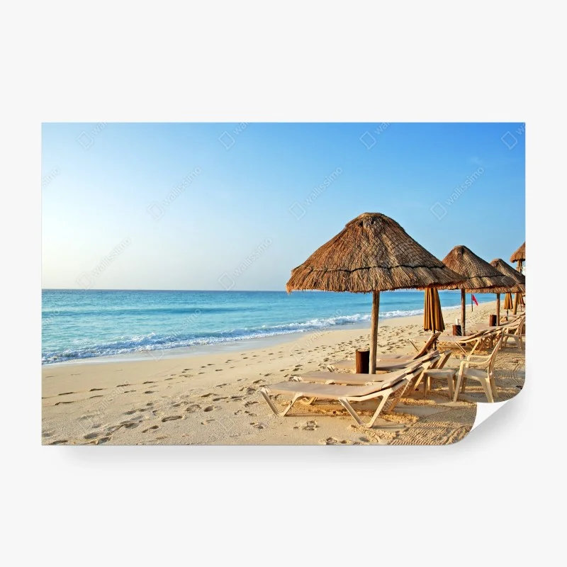 Papier peint plage tranquille aux parasols en paille – Wallnifity®