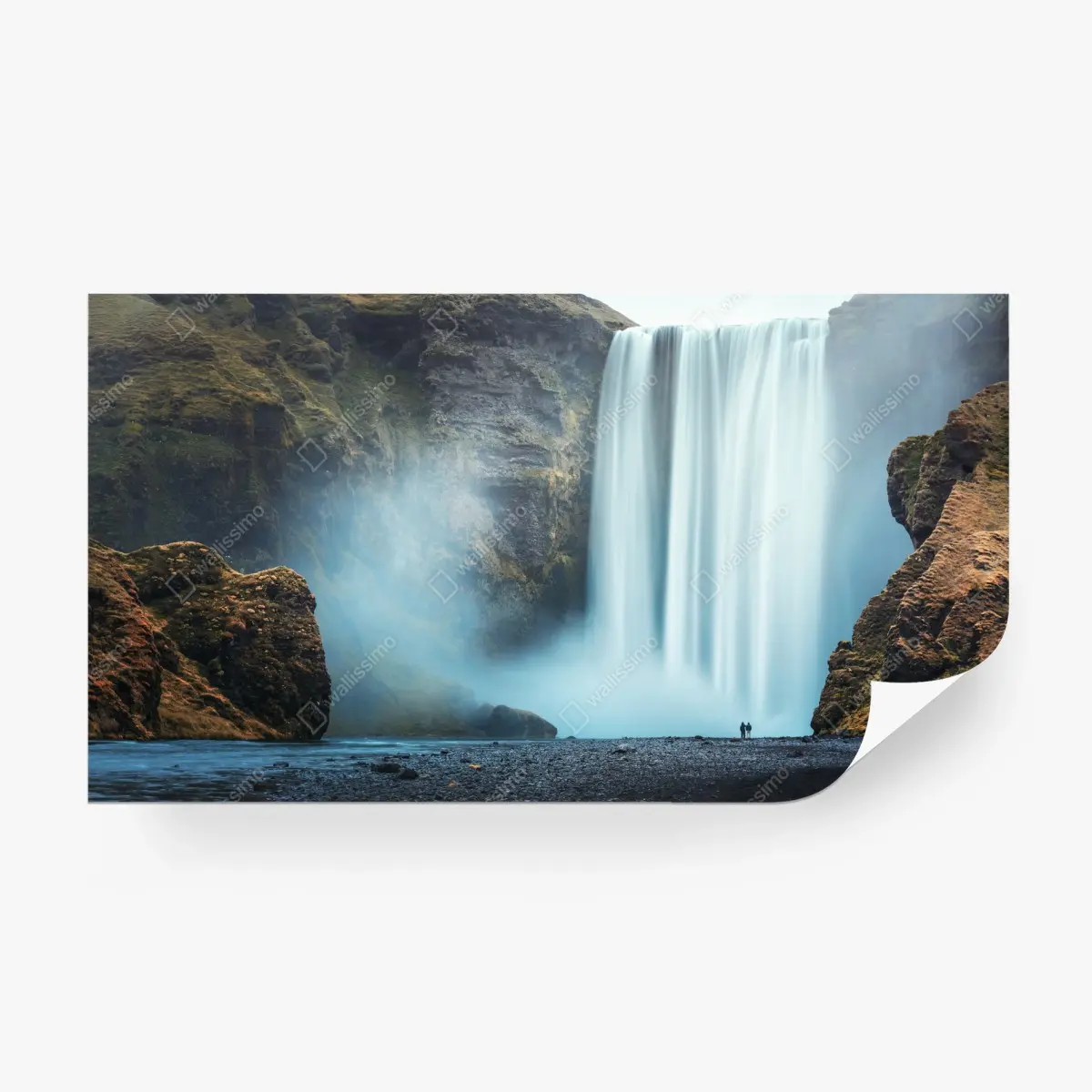Papier peint cascade majestueuse sur falaises brumeuses – Wallnifity®