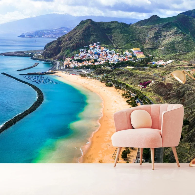 Papier peint rêve côtier : plage dorée et falaises verdoyantes – Wallnifity® Papier peint rêve côtier : plage dorée et falaises verdoyantes – Wallnifity®