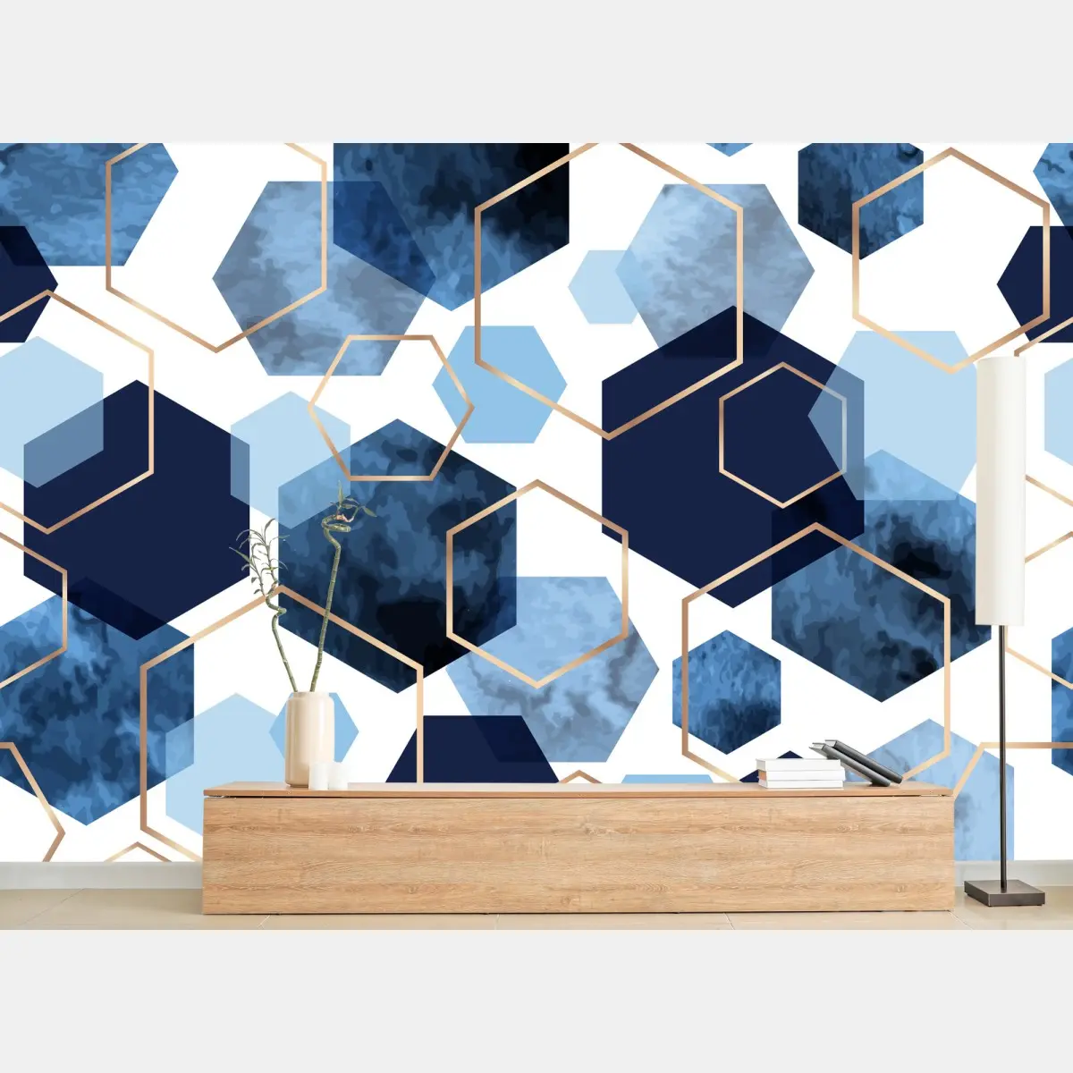 Papier peint motif hexagonal bleu et or à effet aquarelle – Wallnifity®