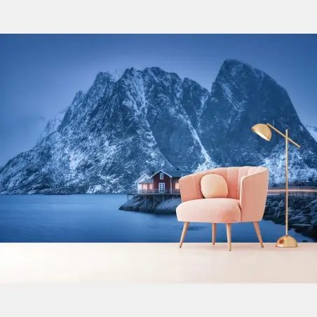 Papier peint maison rouge sur le fjord enneigé – Wallnifity®