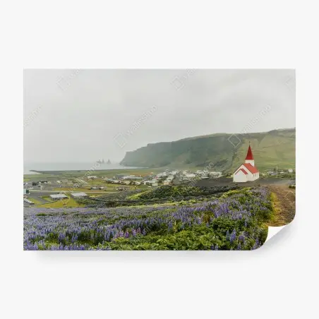 Papier peint ISLANDE EGLISE LUPINS CÔTE FALAISES POUR SALON – Wallnifity®